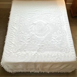 Vintage Embossed White Bed Spread Victorian with White Fringe Full Size Coverlet